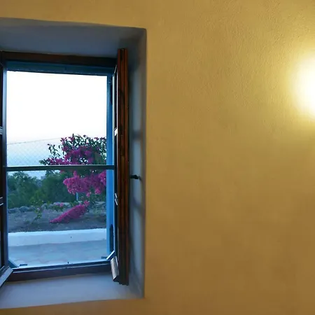 «astrofeggia» A Private Stone House Nature-seaview