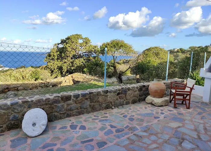 Dom wakacyjny «astrofeggia» A Private Stone House Nature-seaview Mandrákion