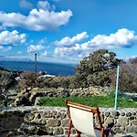Nyaraló «astrofeggia» A Private Stone House Nature-seaview *