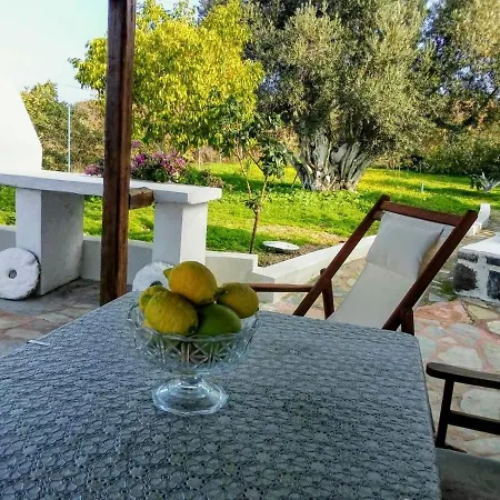 «astrofeggia» A Private Stone House Nature-seaview בית נופש