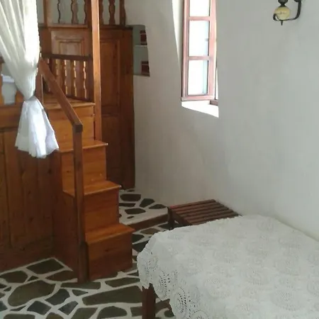 «astrofeggia» A Private Stone House Nature-seaview