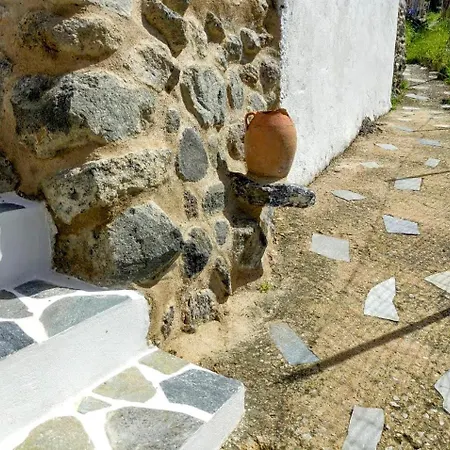 «astrofeggia» A Private Stone House Nature-seaview בית נופש