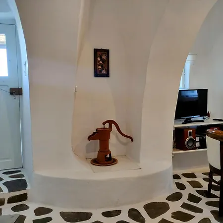 «astrofeggia» A Private Stone House Nature-seaview בית נופש Mandrákion