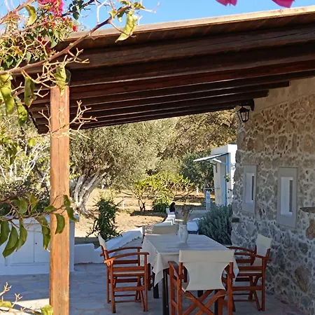 בית נופש «astrofeggia» A Private Stone House Nature-seaview *