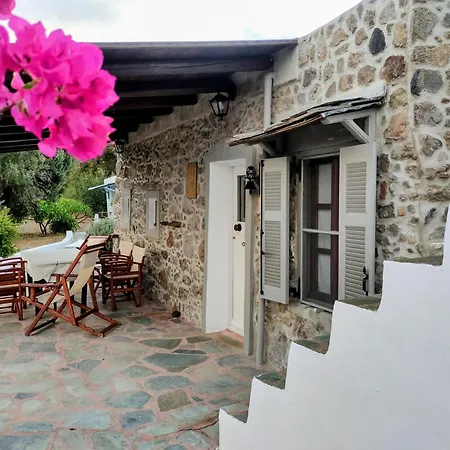 Casa vacanze «astrofeggia» A Private Stone House Nature-seaview Mandrákion