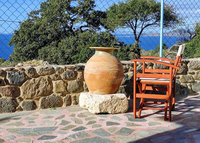 «astrofeggia» A Private Stone House Nature-seaview * Mandrákion