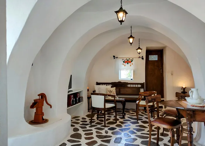 «astrofeggia» A Private Stone House Nature-seaview