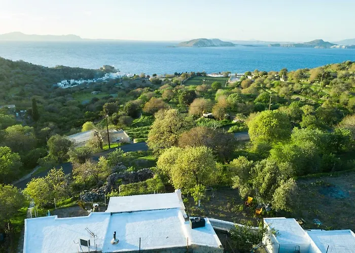 «astrofeggia» A Private Stone House Nature-seaview *